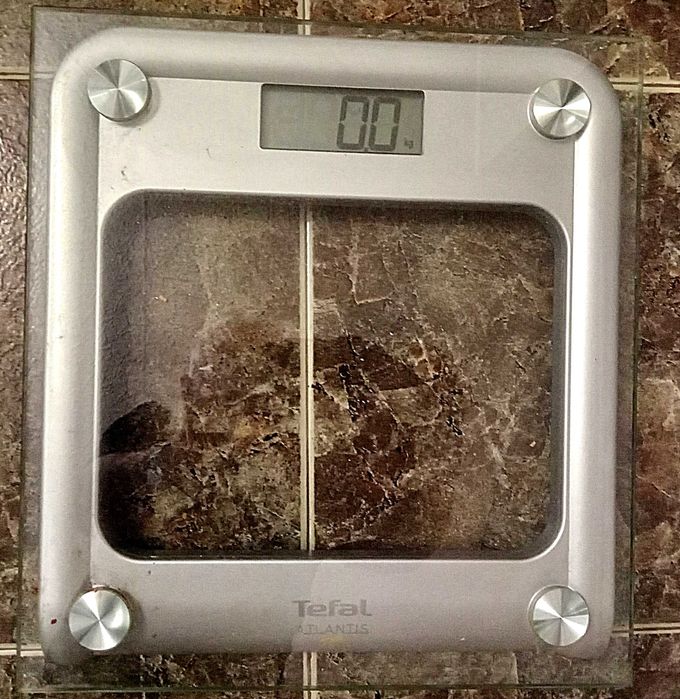 Домашен кантар за тегло.