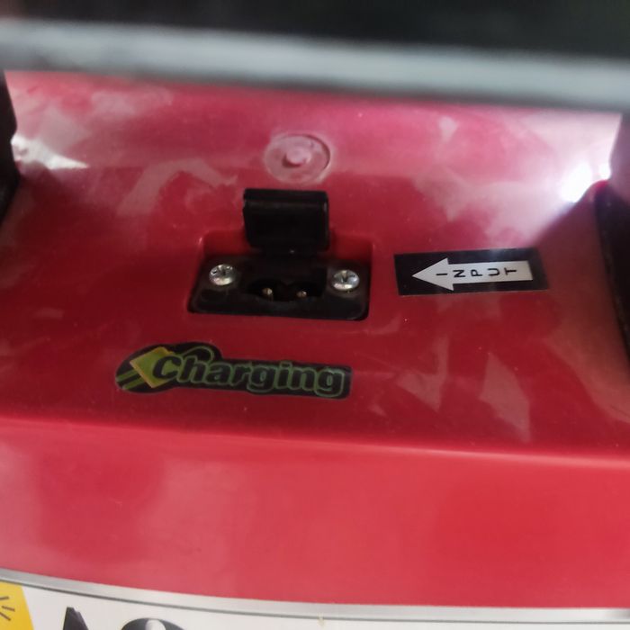 Продавам електрическа детска количка