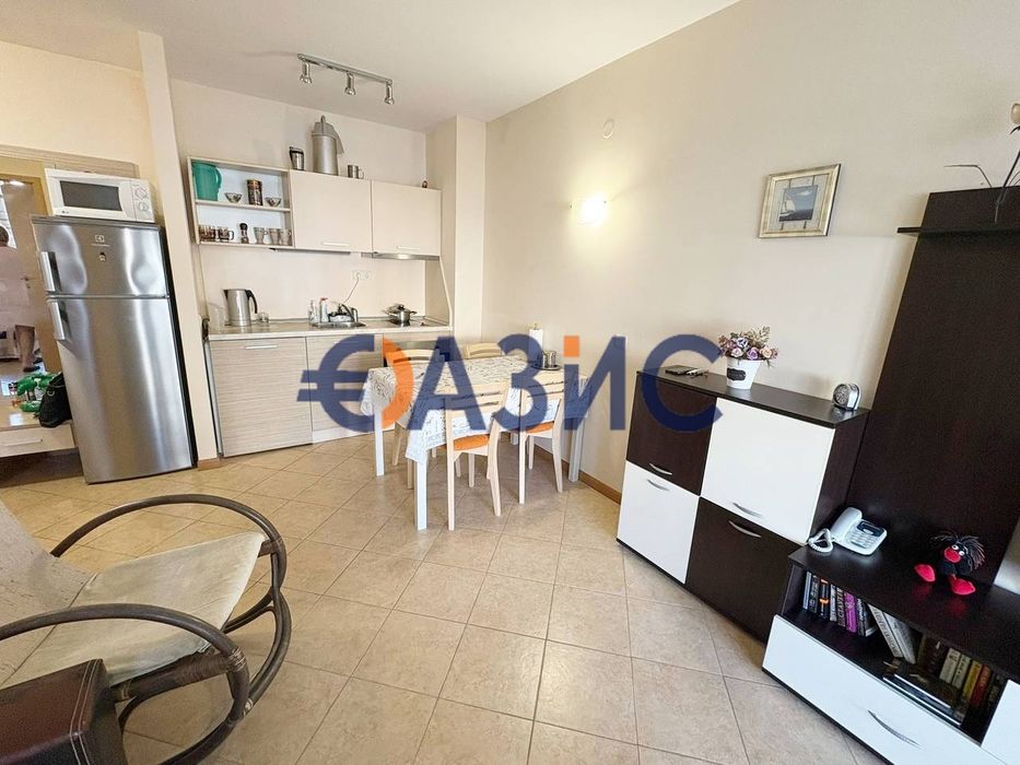 Продава се Двустаен апартамент в к.к. Слънчев бряг - 49 кв.м за 948 €/кв.м - Снимка #3