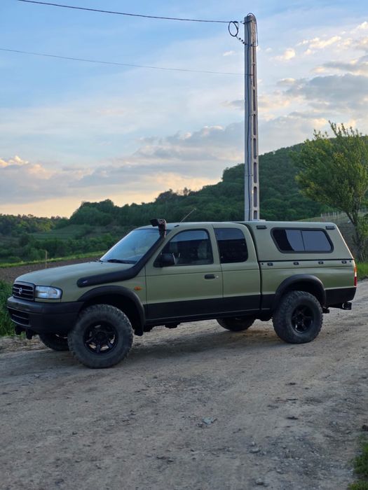 Mazda b2500 autoutilitara ( ford ranger )