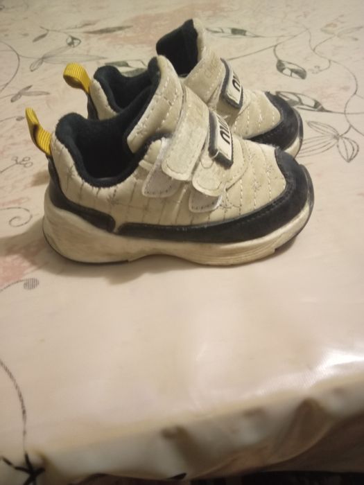 Продам кроссы18р