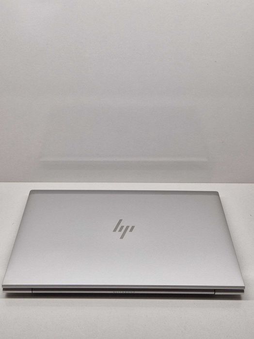 HP  Core i7 10610U  16/256gb