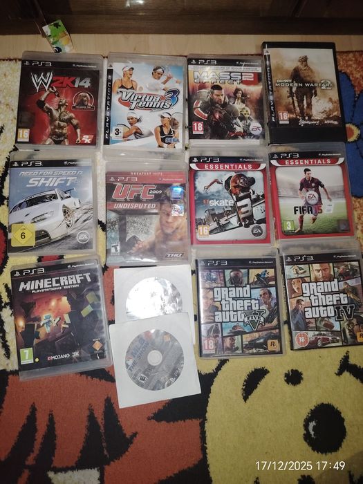 PS 3 с три джойстика и 13 игри