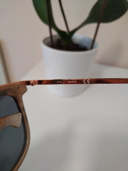 Guess дамски слънчеви очила