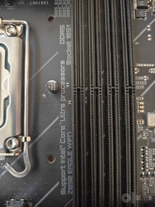 Intel Core Ultra 7 270K Plus + Gigabyte Z890 Eagle Wifi