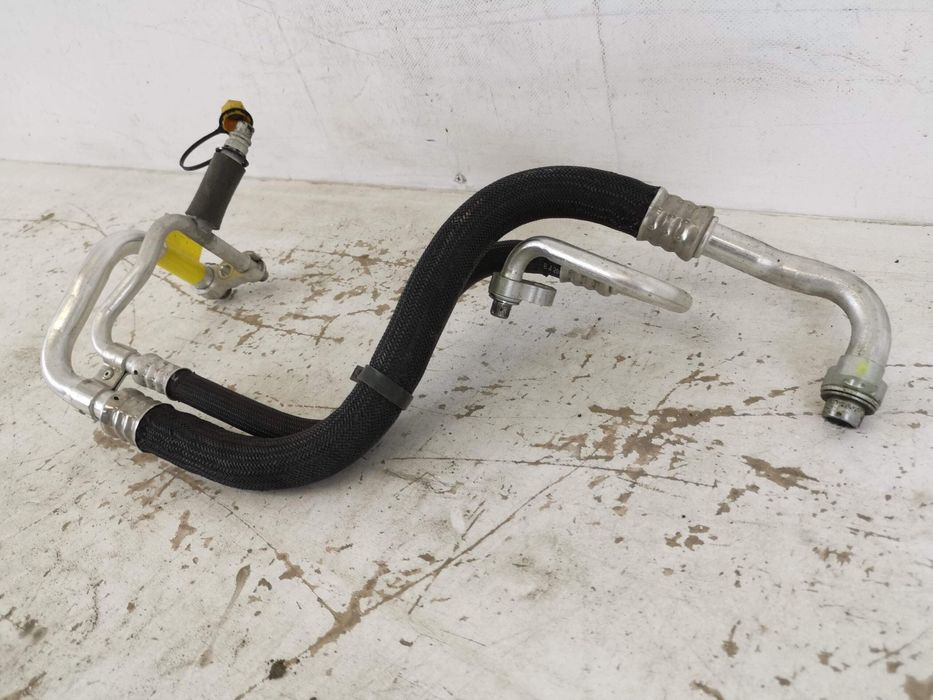 Тесла Модел Y / Tesla Model Y Оригинален въздуховод в добро състояние