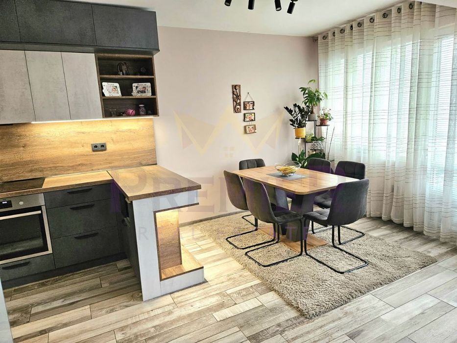 Дава се под наем Четиристаен апартамент в Варна, Гръцка махала - 130 кв.м за 1020 € - Снимка #1