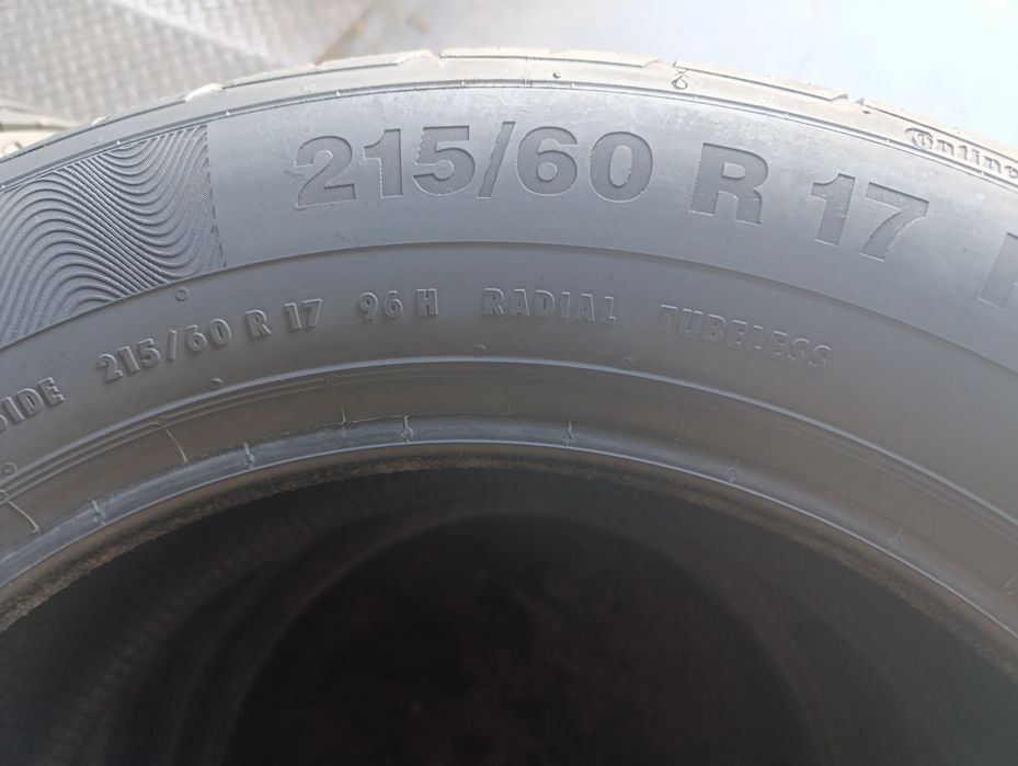 O anvelopă de vara 215 60 17 Continental