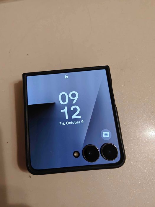 Samsung Galaxy Z Flip7 jetblack