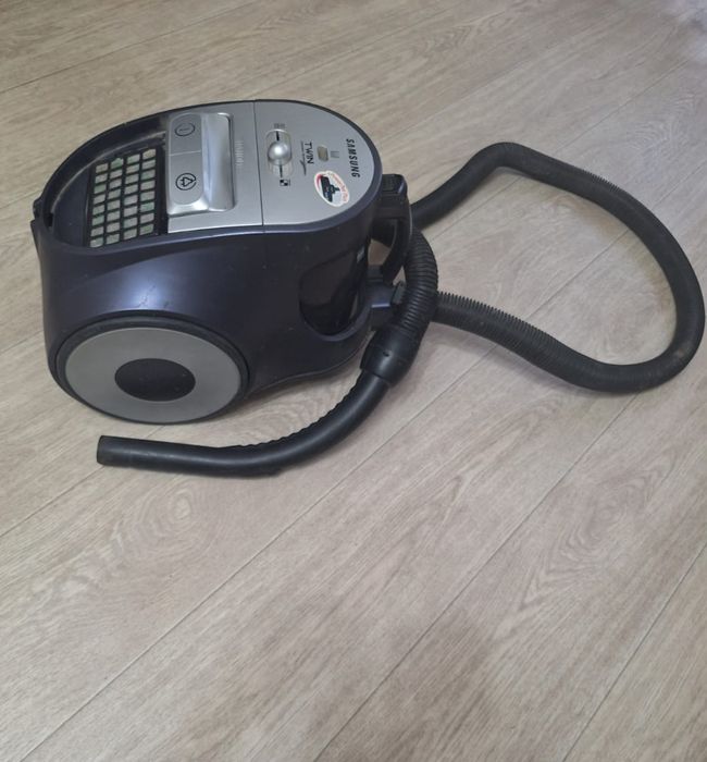 Пылесос Самсунг.