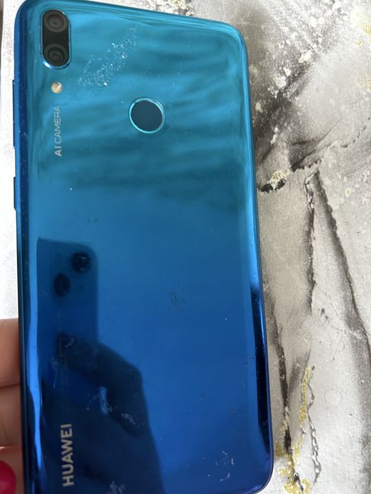 Хуавей телефон продаеться