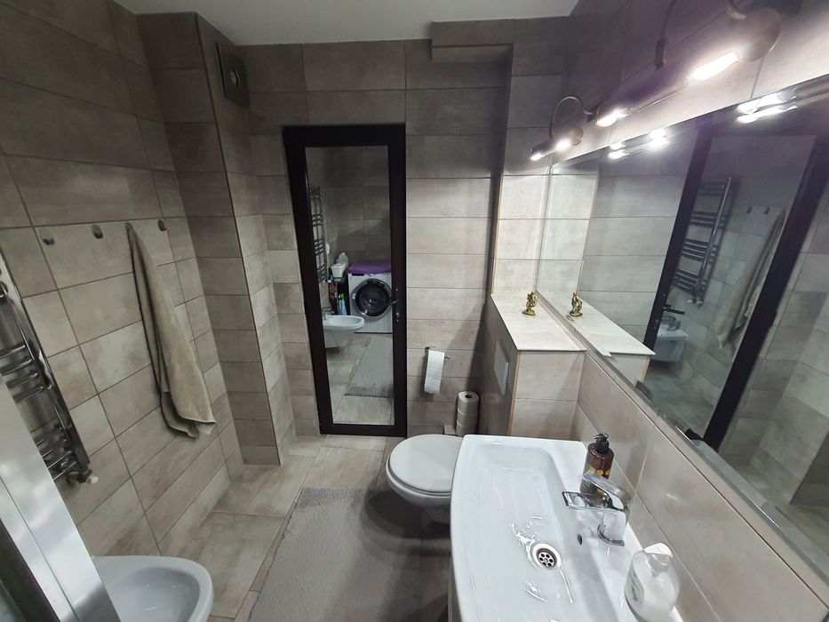 Inchiriez apartament cu 2 camere et 3, zona garii Vaslui