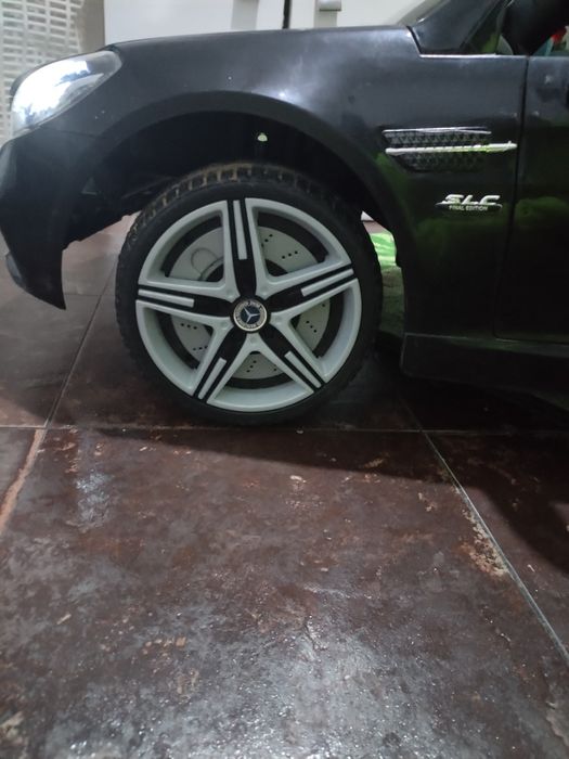 Mașinuță electrica pentru copii