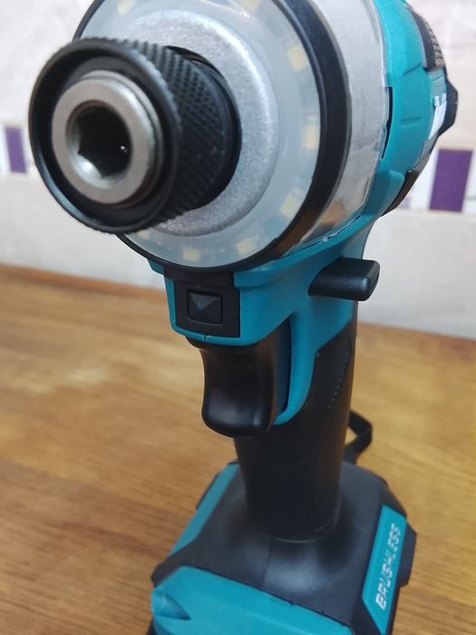 Makita impact DTD 173 cu baterie de 6A NOU