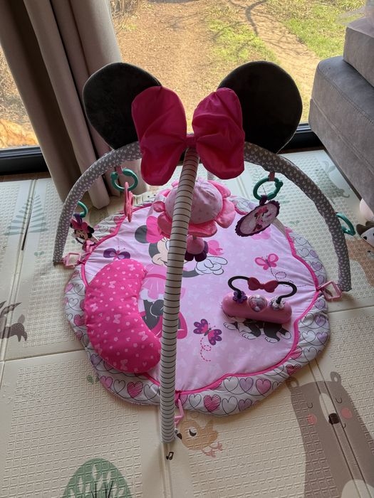 Активна гимнастика на Minnie mouse