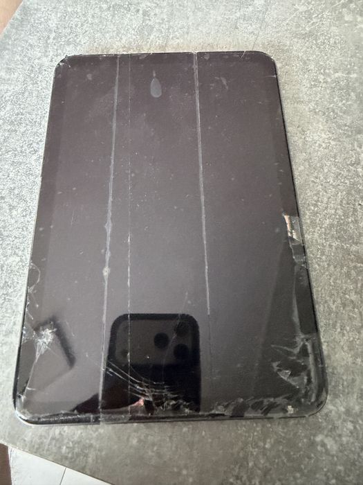 Ipad mini (6th generation) 64 gb cu ecran spart