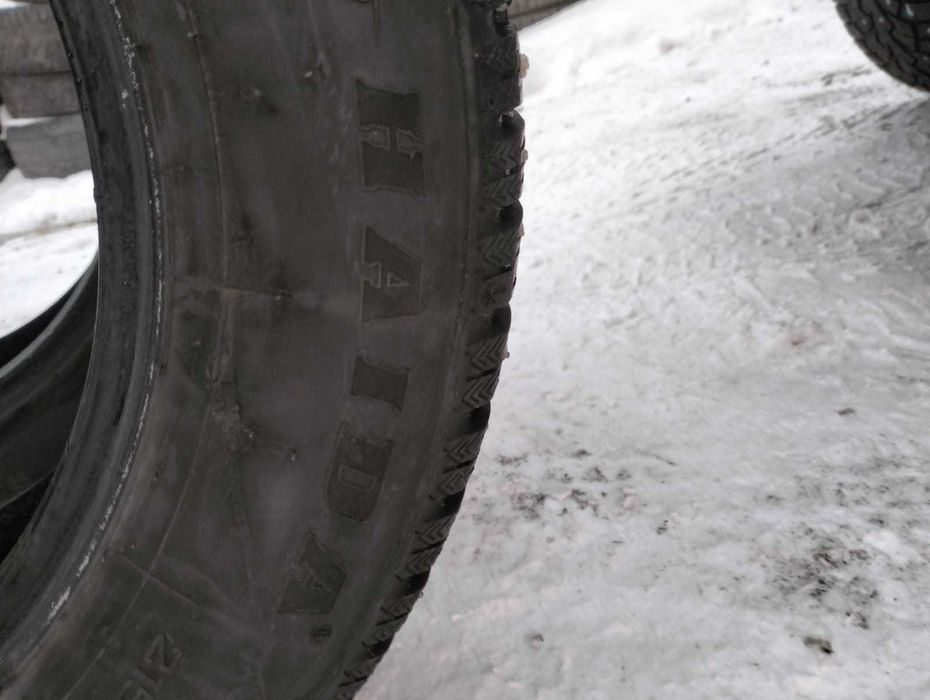 Шины зимние 4шт r16