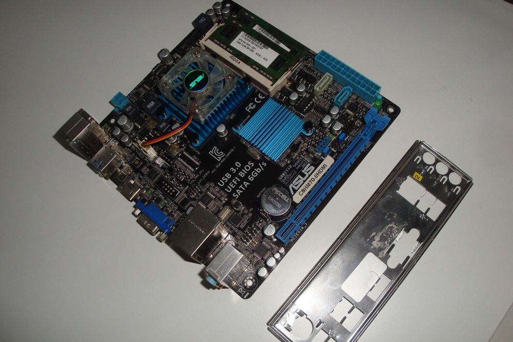 Kit placa de baza Asus mini itx C8HM70-I/HDMI cpu intel 8gb ram consum foarte mic
