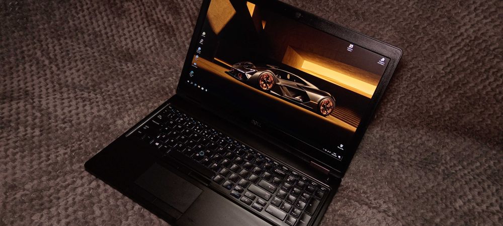 Vand-Laptop Dell Latitude 5590-i7-8650U.vPro.Sau schimb cu PS 5+manete