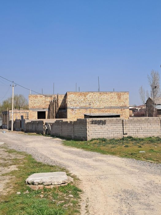 Срочно ховли сотилади