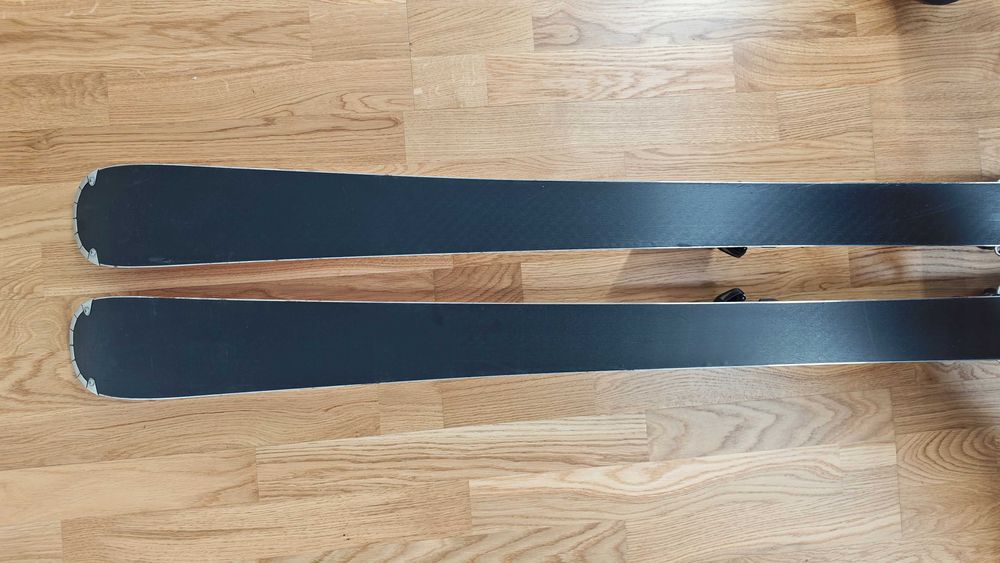 Schiuri ATOMIC Redster S7 2023