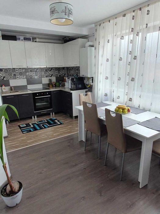 Inchiriez apartament cu 2 camere