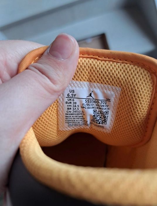 Nike Air Jordan 1 low taxi