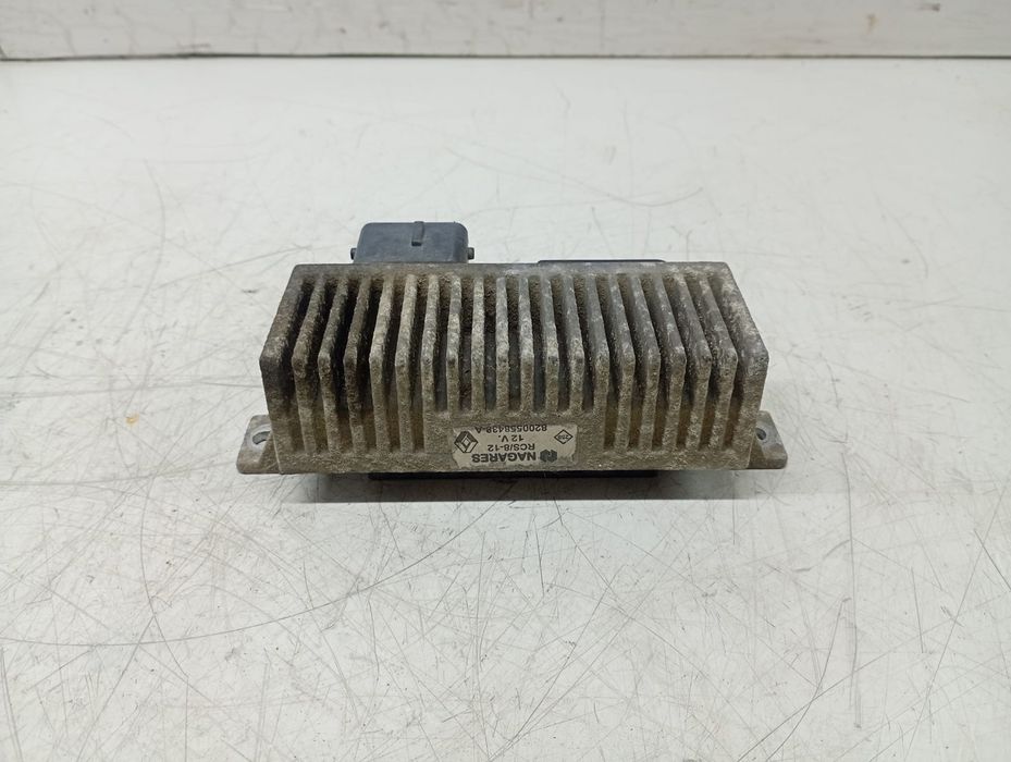 Releu bujii incandescente 8200558438a Renault Laguna 3 (2007 - 2011)