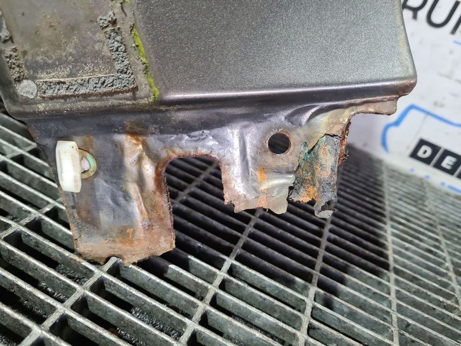 Aripa Stanga Fata Porsche Cayenne Facelift 2007 - 2010 4 Usi GRI LM7W (1060) RUGINITA