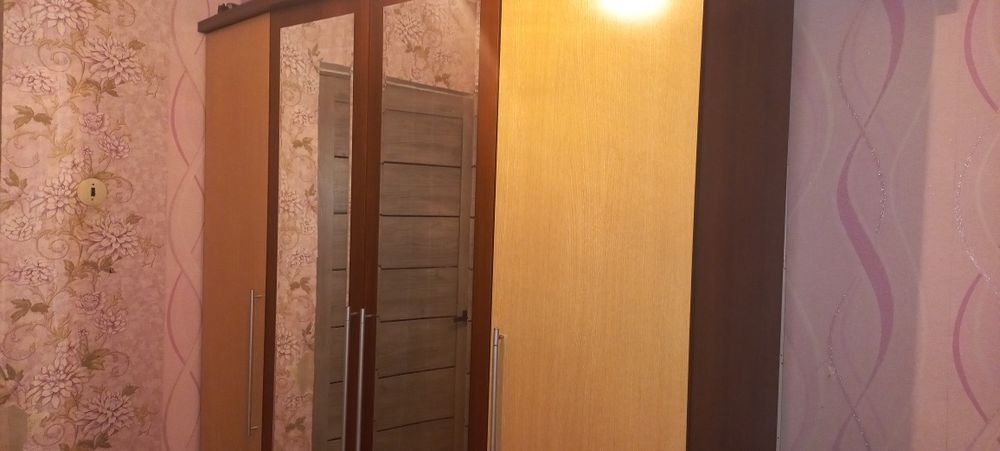 Срочно продам шкаф 4 дверный за 50000