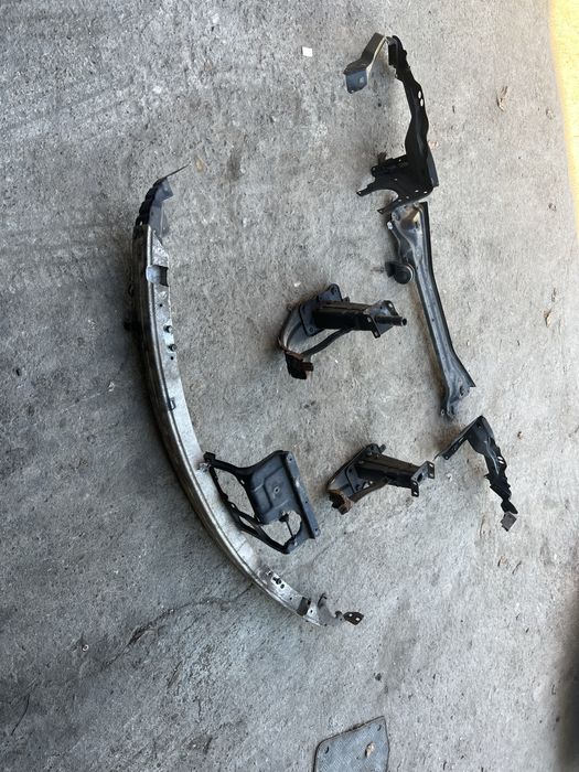 Предна Греда , очиларка Мерцедес CLS W219 / ЦЛС