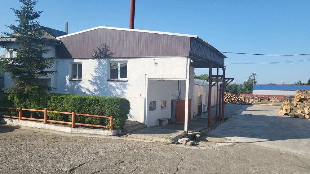 Vand TEREN 6000 m2 ,platforma betonata cu Hale