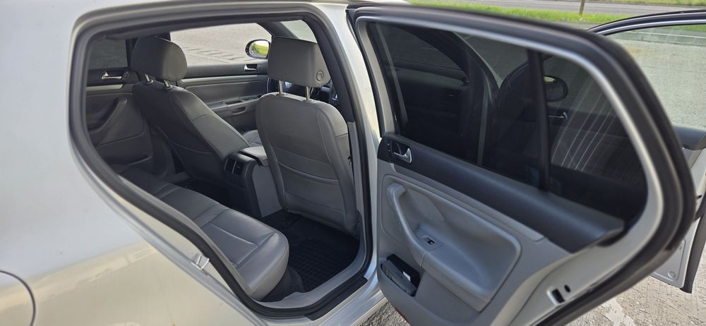 Golf 5 1.6 fsi 115 cp