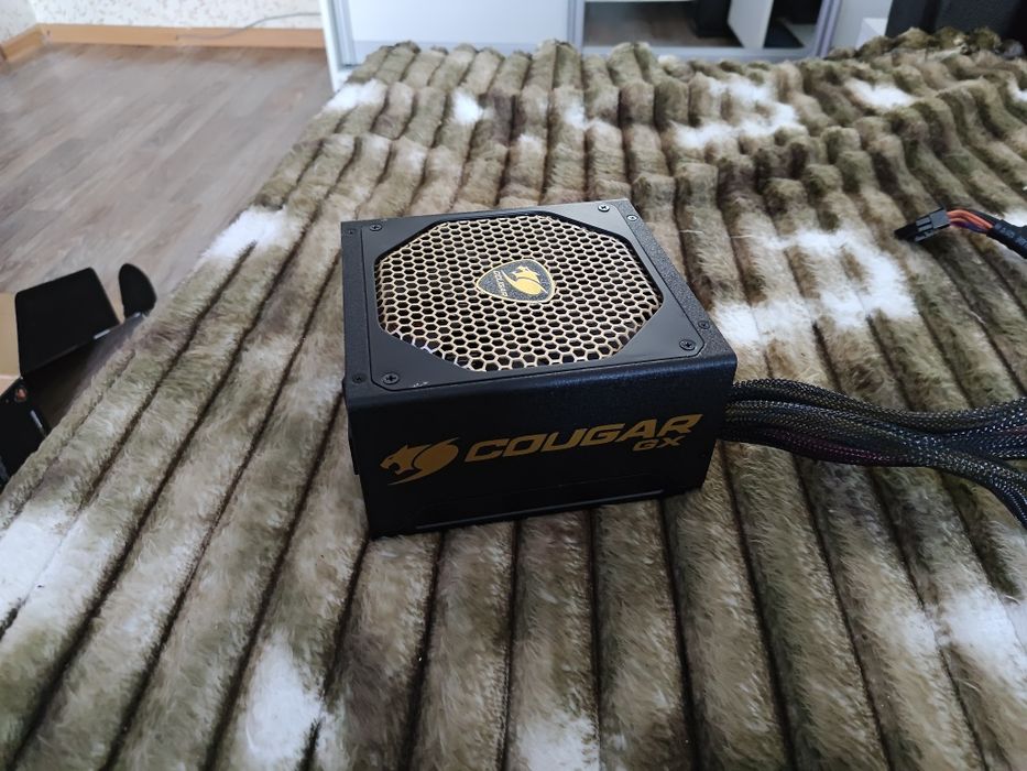 Блок питания Cougar