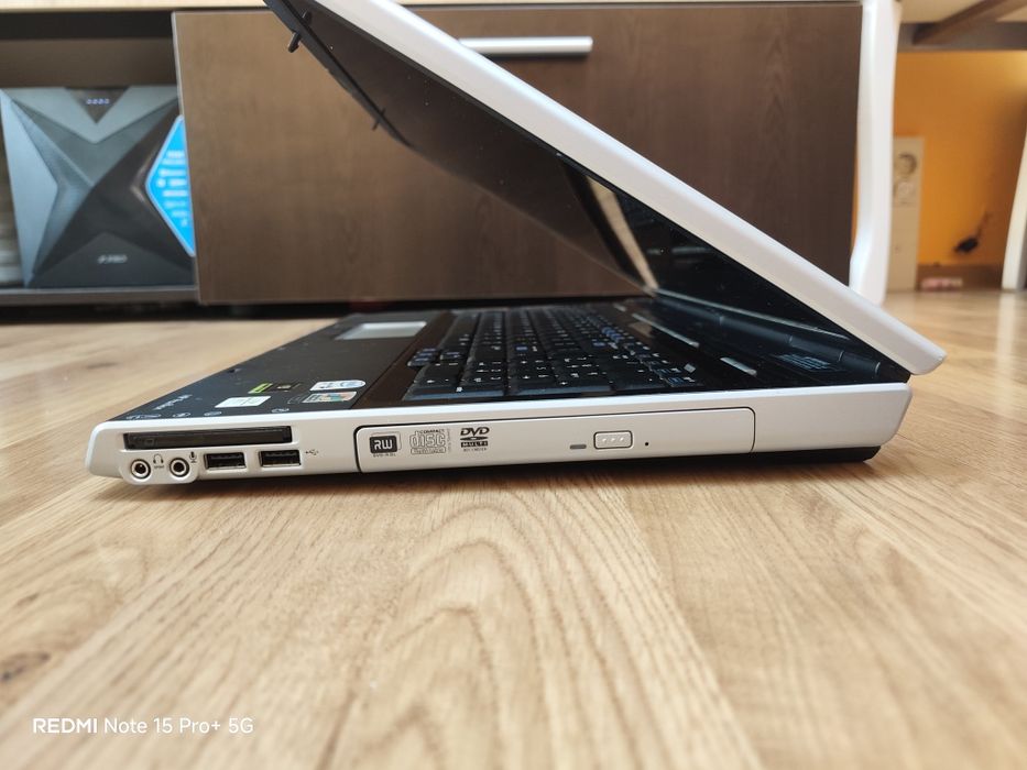 Лаптоп HP pavilion dv8000