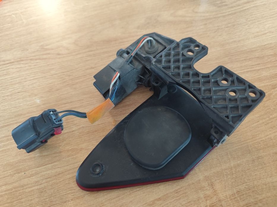 Tesla Model S ремон на заряден порт 1022621-10  pin housing Тесла