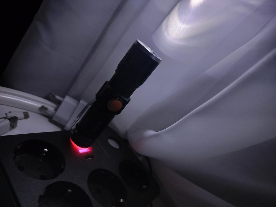 Фонарик мощный б/у