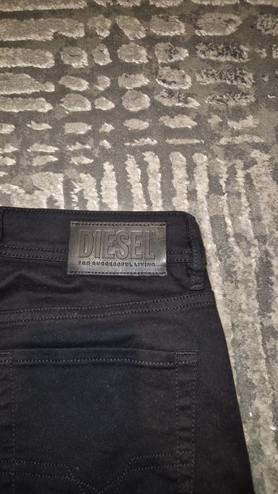 Тесни дънки Diesel