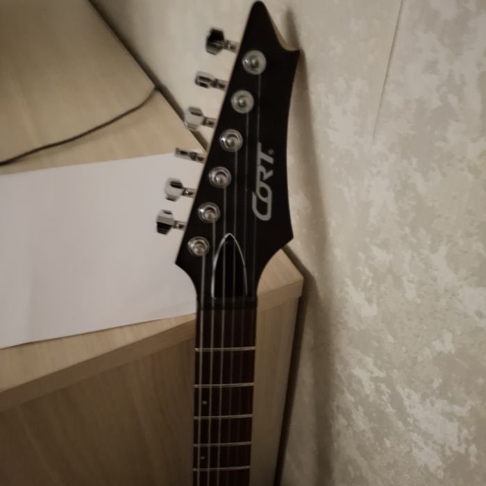 Cort X100 в отличном состояний