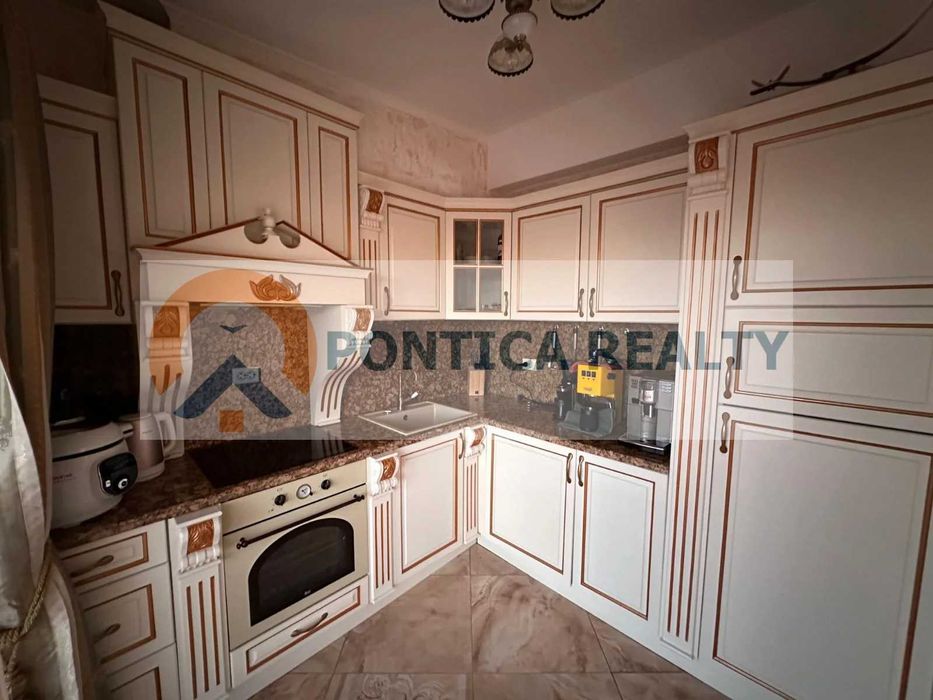 Продава се Тристаен апартамент в к.к. Слънчев бряг - 210 кв.м за 850 €/кв.м - Снимка #1