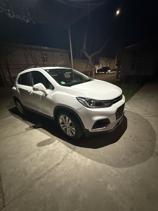 Tracker 1 sotiladi avtomat full