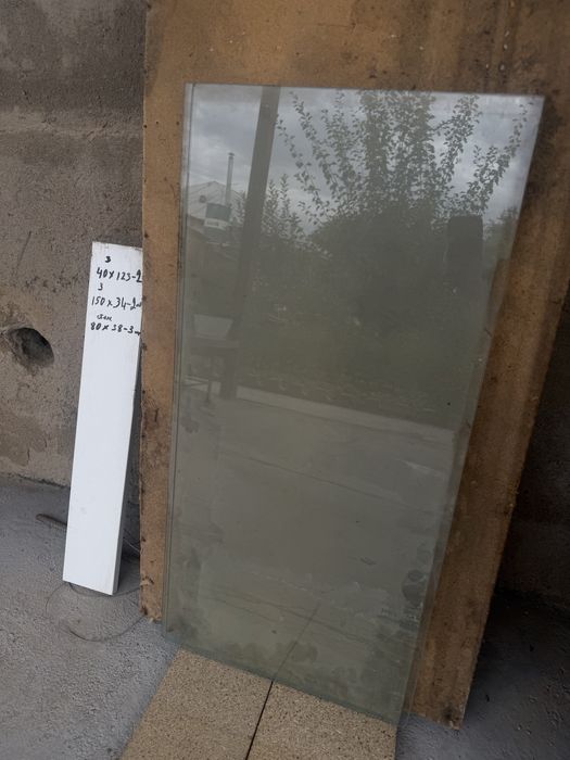 Продам 3 стекла, толщина 3 мм
