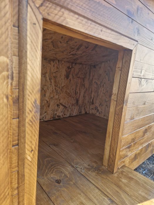 Paw House-Cuști pentru câini și pisici, realizate la comandă.