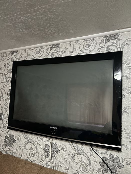 Телевизор плазма Samsung