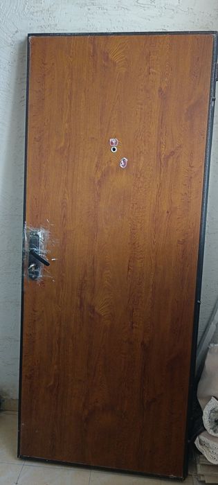 Дверь наружный продам только