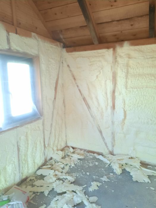 Izolatie/Izolații cu spumă poliuretanica,termice și fonice