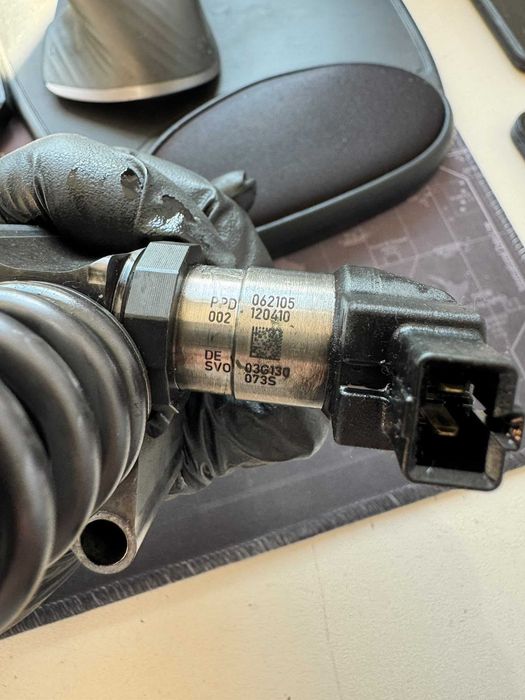 Injectoare Vw passat B6 2.0 Cod Motor BKP Cod injector :03G130073S
