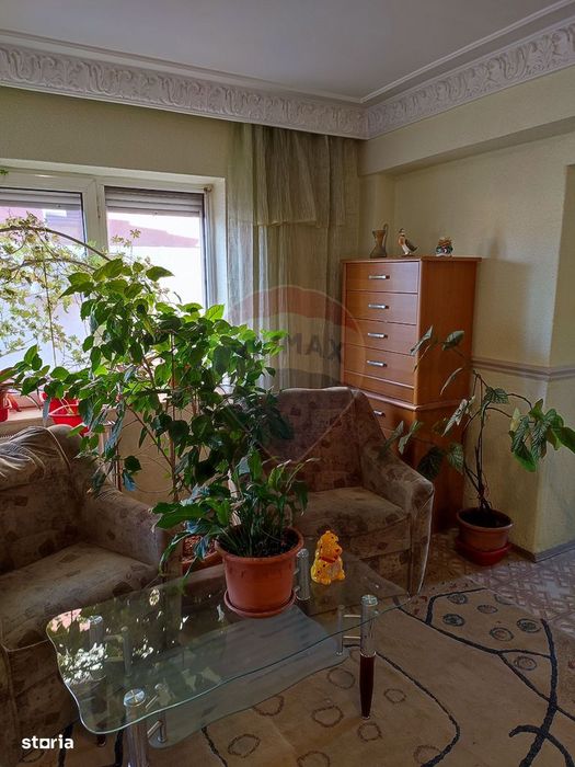 VANZARE SPECIALA Casă / Vilă cu 7 camere, Uverturii MILITARI/Duplex