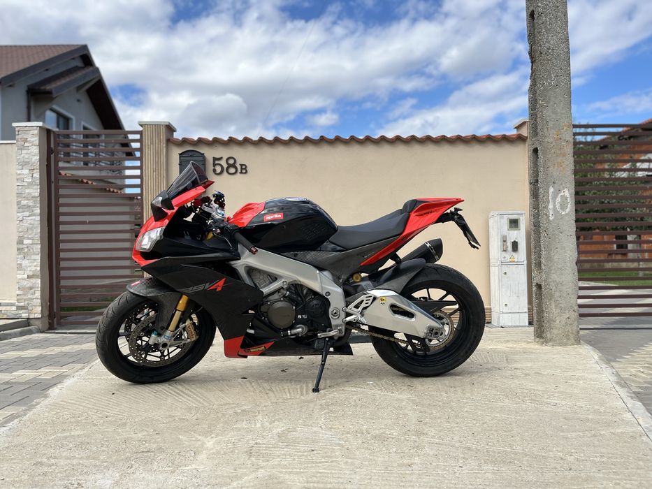 Aprilia RSV4 Factory