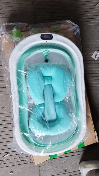 Detskiy vana termometrli yumshoq yastiqchalari bilan